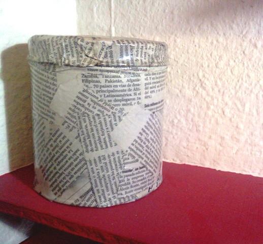 bote-decoupage-periodico-adoraideas
