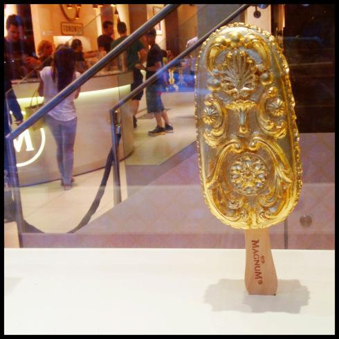 magentaandgreen_goldentouch