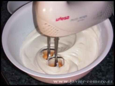 Bizcocho-de-chocolate-blanco-005