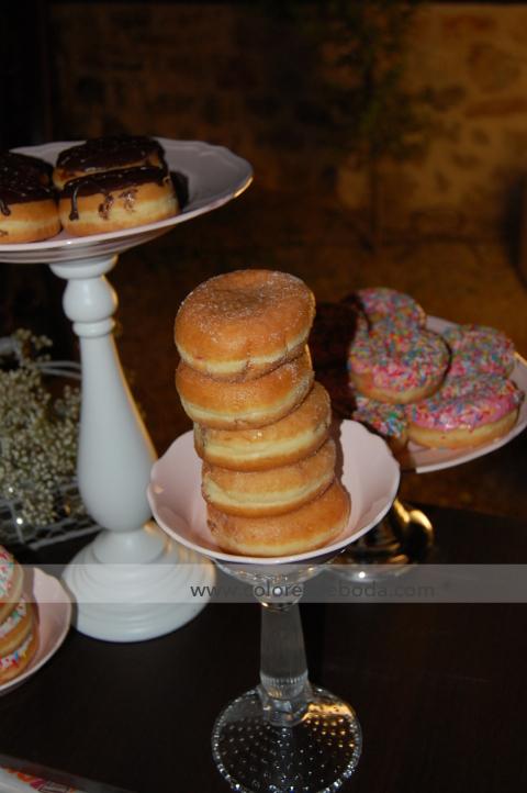 colores-de-boda-buffet-donuts