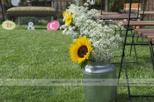 colores-de-boda-pasillo-nupcial-lecheras-girasoles