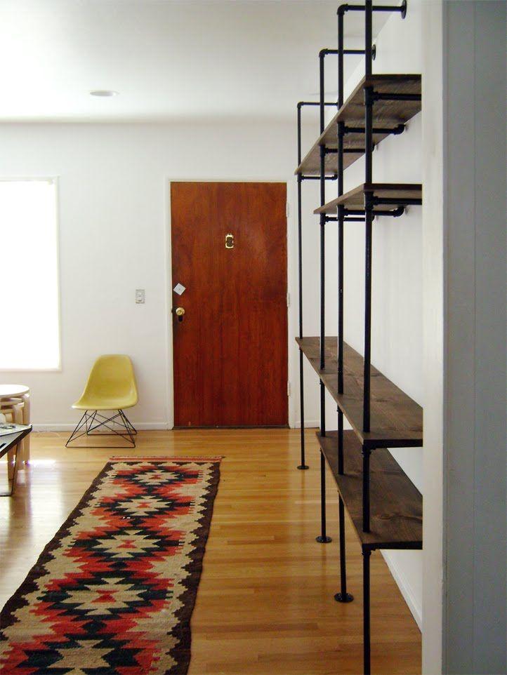 pasillo con alfombra estilo navajo