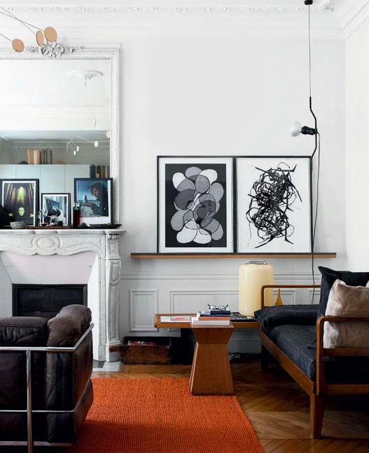 salón con lámpara Flos Parentesi