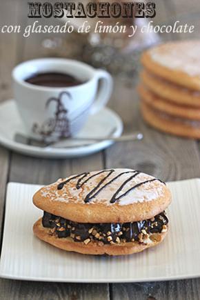 Mostachones con glaseado de limón y chocolate