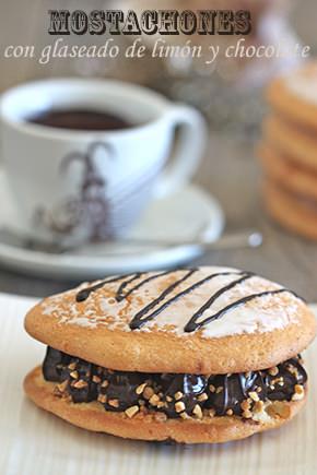Mostachones con glaseado de limón y chocolate