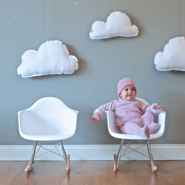 mecedora eames pequeña