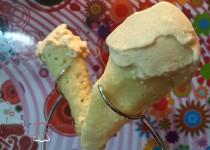 #helado de AOVE, queso y mostaza en cucurucho de queso manchego