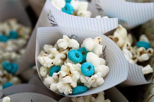 colores-de-boda-lanzar-palomitas-novios-1