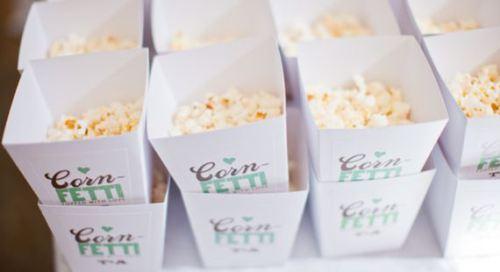 colores-de-boda-lanzar-palomitas-novios-2