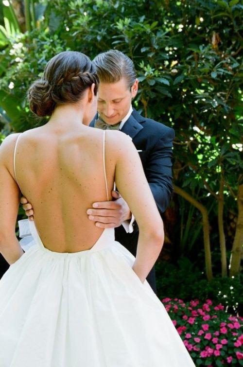 colores-de-boda-vestido-novia-espalda-aire-9
