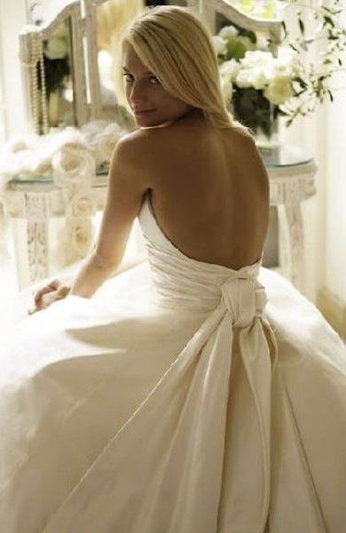 colores-de-boda-vestido-novia-espalda-aire-4