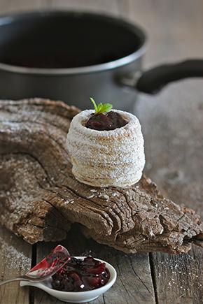 Hojaldre con compota de frutos rojos
