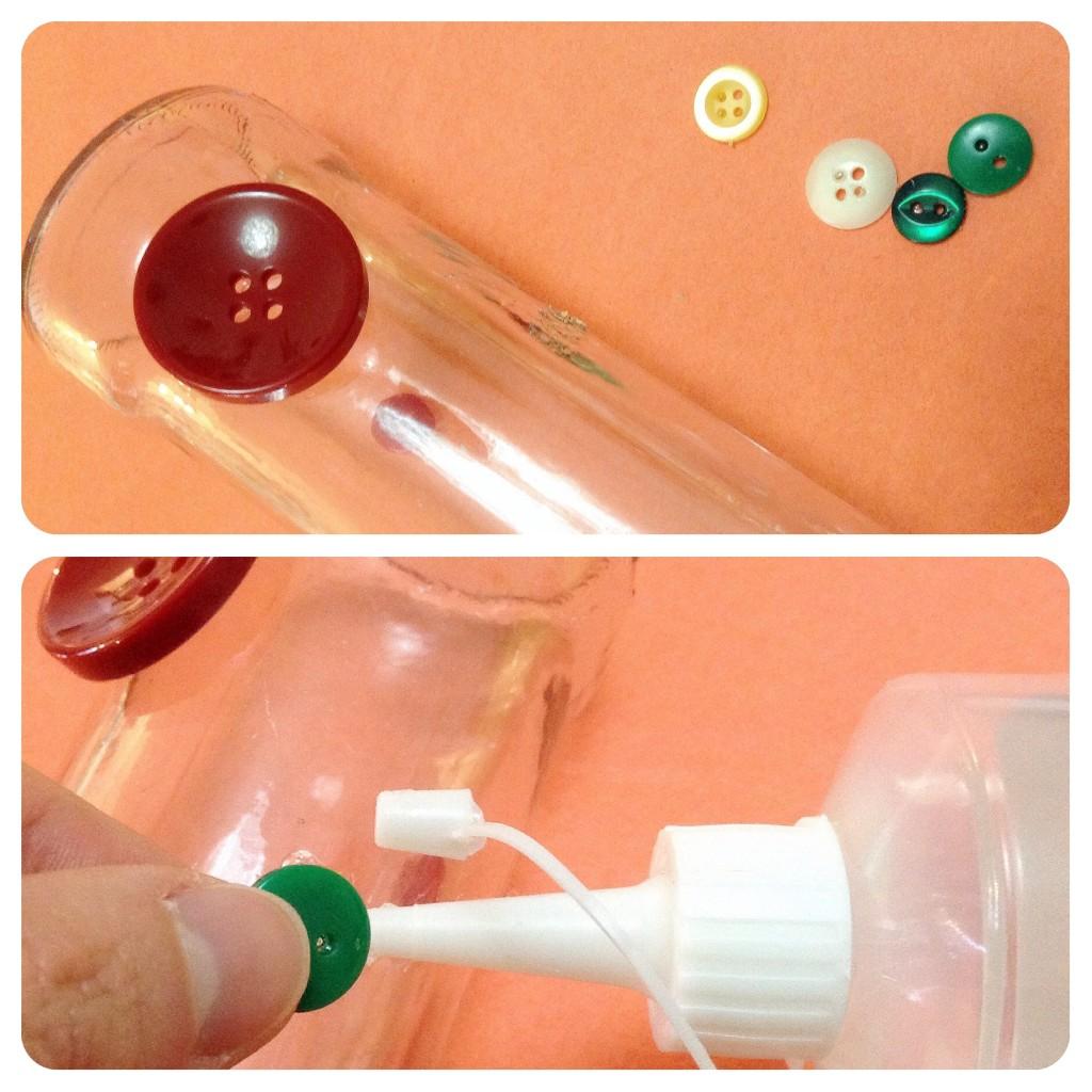 Decorando los botes con botones 