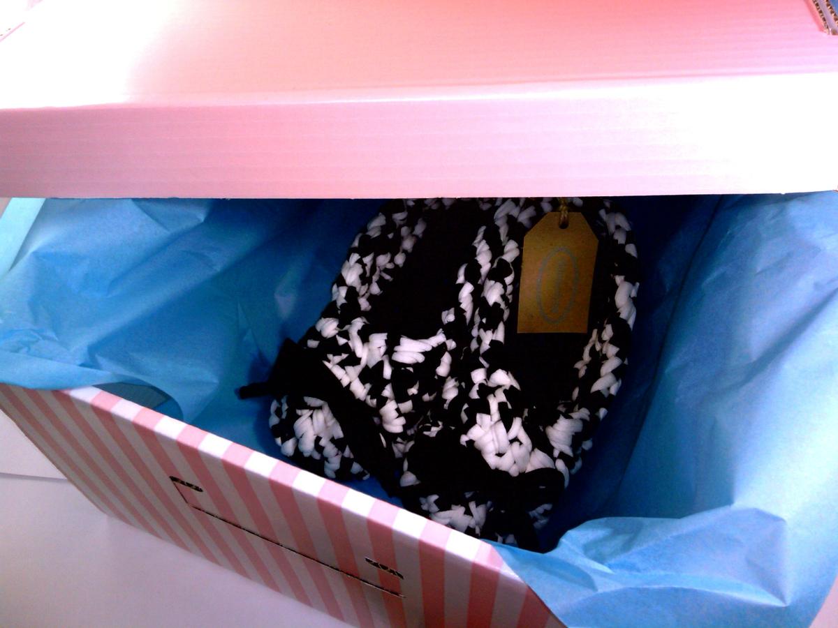 zapatillas-granchillo-xl-trapillo-adoraideas-blanco-negro-caja