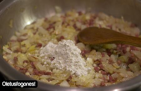 alcachofas-con-jamon-como3