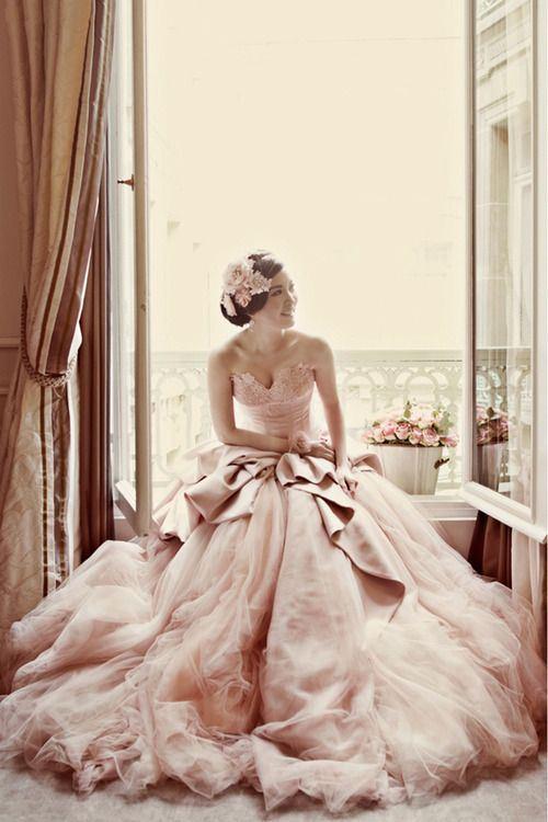 colores-de-boda-vestido-novia-rosa-6