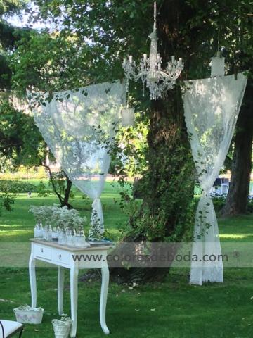 1-colores-de-boda-ceremonia-puertas-lamparas-cortinas-30