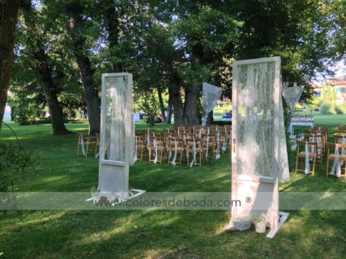 1-colores-de-boda-ceremonia-puertas-lamparas-cortinas-8