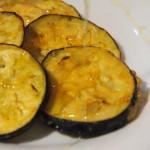 Foie sobre tempura de berenjenas 