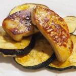Foie sobre tempura de berenjenas 