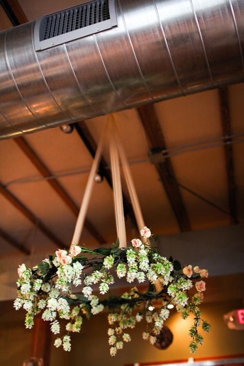 colores-de-boda-arreglos-florales-suspendidos-8