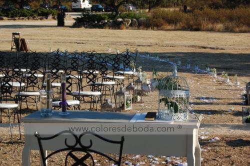 2-colores de boda-ceremonia-civil-falores-sillones-14