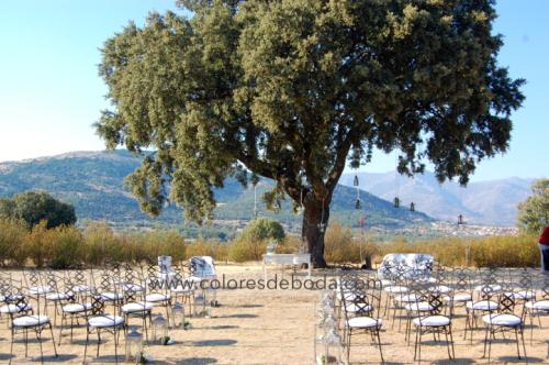 2-colores de boda-ceremonia-civil-falores-sillones-4