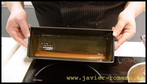 Pudin-de-manzana-caramelizar-el-molde