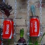 Jardín vertical realizado con botes de cocacola. #compartecocacolacon Rosa Montesa . Reciclado Creativo Ruben y Rosa