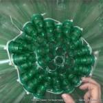 Lámpara realizada con 125 botellas de plástico recicladas - Lamp made with 125 recycled plastic bottles http://youtu.be/lwt43vjl2fs