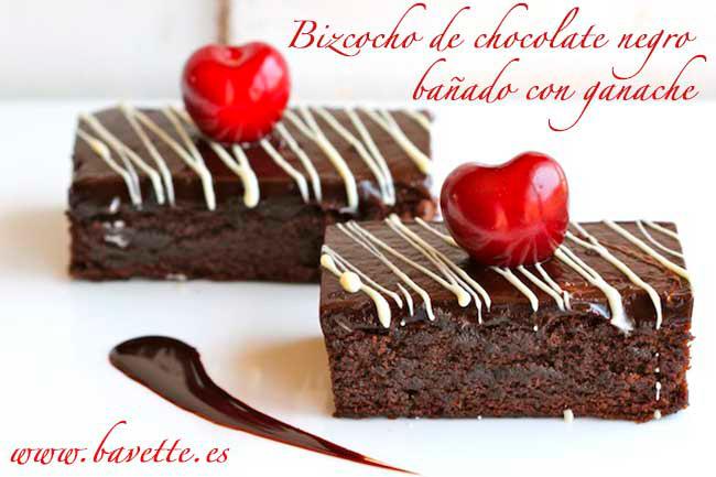 Bizcocho de chocolate negro bañado con ganache