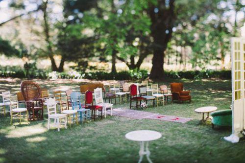 colores-de-boda-sillas-ceremonia-diferentes-2