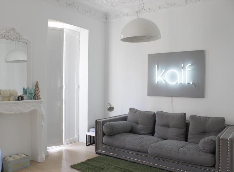 17. mensajes en neón_exterior con vista_ blog decoración