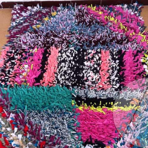 alfombra con camisetas