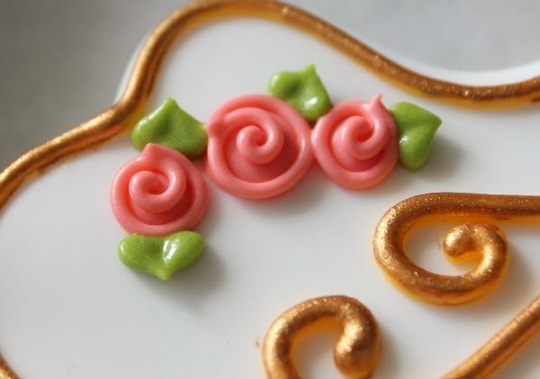Simple Royal Icing Roses 4