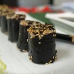 dados de atún a la plancha con sésamo y salsa de soja