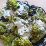 Espagueti negro con brocoli