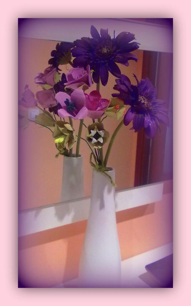 Flores con hueveras.