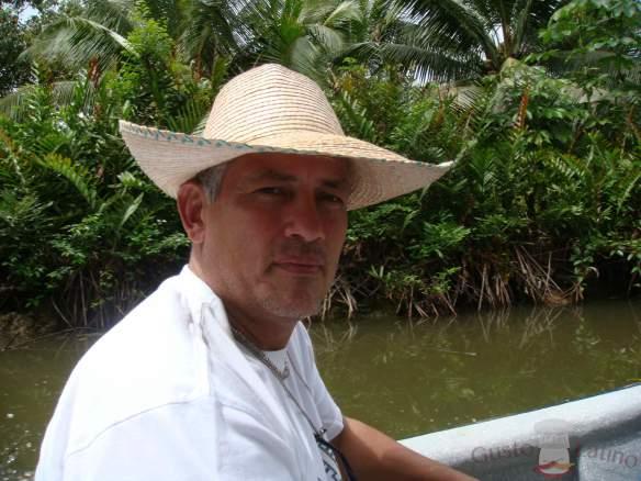 Carlos en uno de sus viajes de investigación