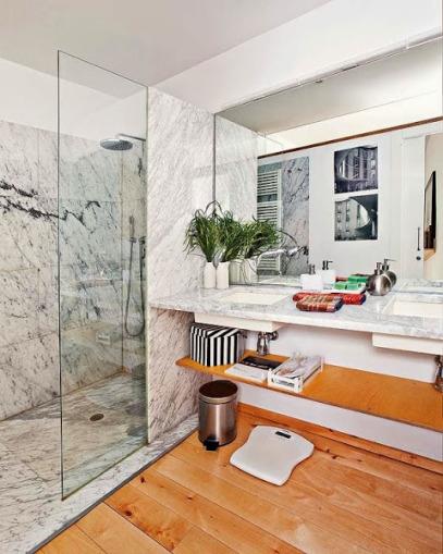 marmol-y-madera-en-el-cuarto-de-bano_ampliacion