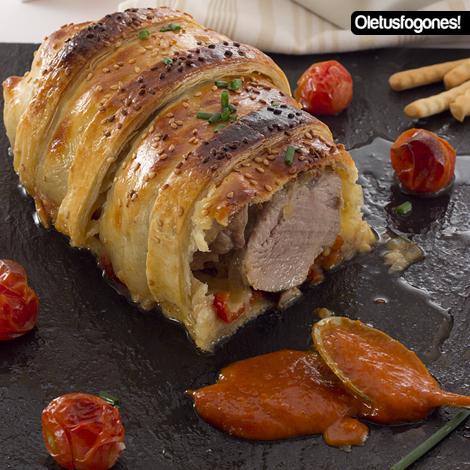 Solomillo wellington con salsa de piquillo caramelizada