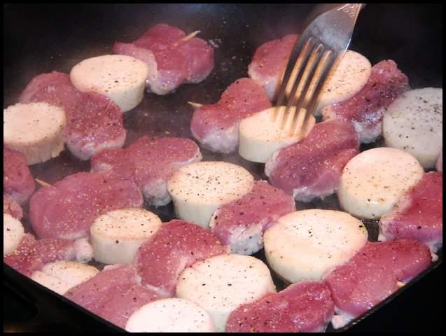 Brochetas-de-solomillo-con-setas-003