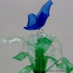 #BlaueBlumen - Flores azules - Blue Flowers @design101 - Blaue Blumen Made with recycled plastic bottles Blue lilies made with recycled plastic bottles Lirios azules realizados reciclando botellas de plástico #BlaueBlumen #design101 Flores azules ? Blue Flowers ? Blaue Blumen ? http://www.youtube.com/watch?v=uQz1RwS_29g