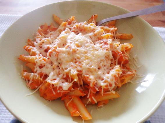 receta de pasta con salsa de verduras y queso gratinado