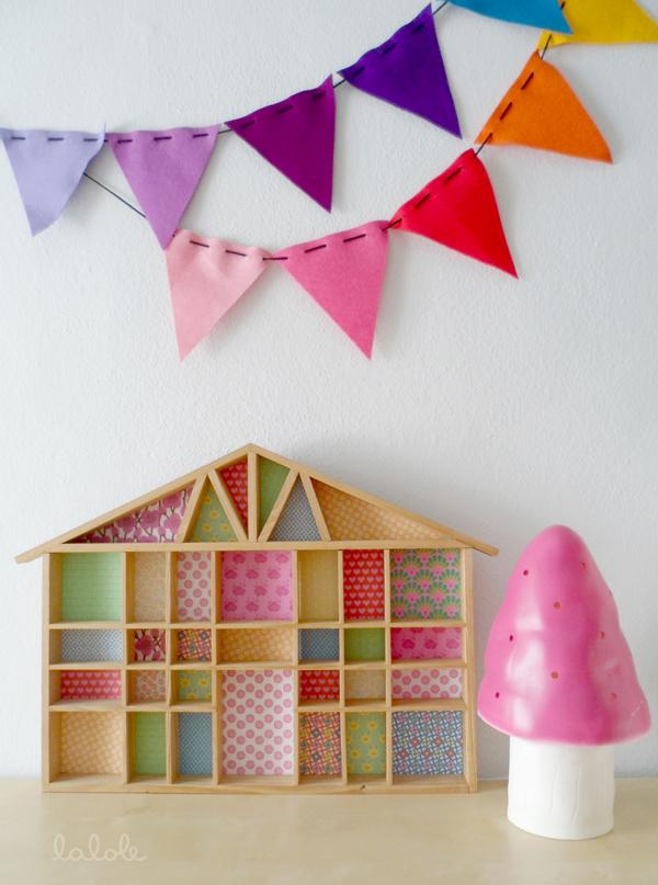 cCASITA EXPOSITOR DECORATIVA VINTAGE RECUPERADA CON PAPELES ESTAMPADOS LALOLE