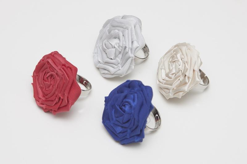 Anillo para invitadas confeccionado por Blanca Blanco