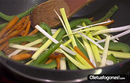 Ternera con bambú y setas