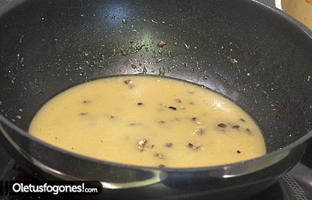 Ternera con bambú y setas