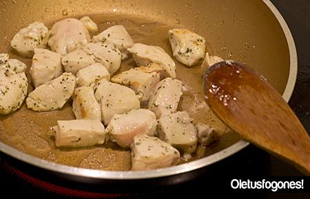 Pasta con pollo y setas shitake