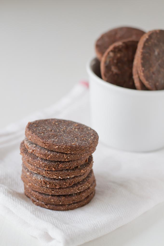 Galletas-de-Cacao-sin-gluten-via-danzadefogones.com